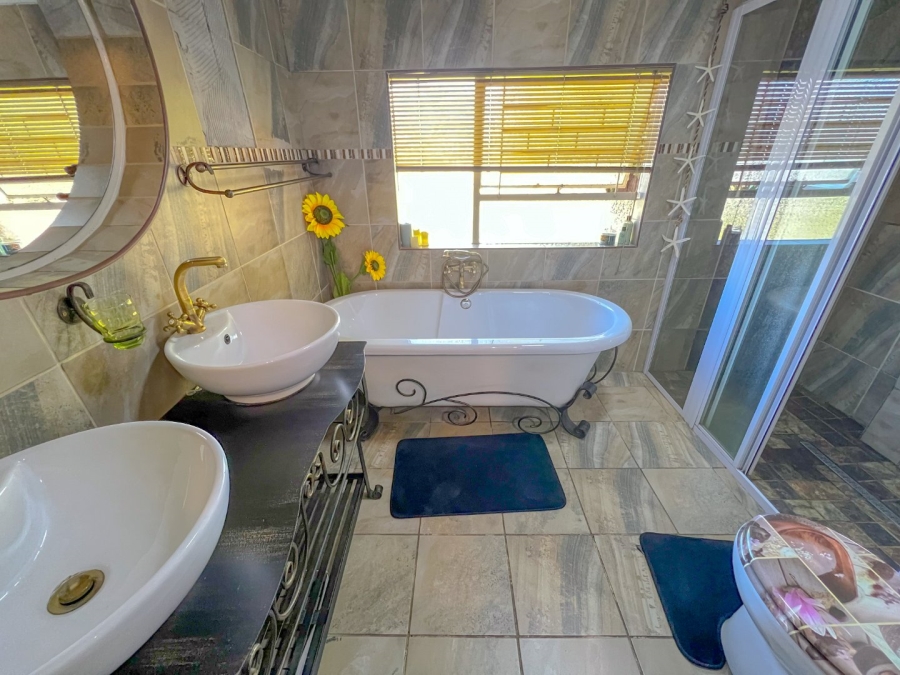 4 Bedroom Property for Sale in Vaalpark Free State